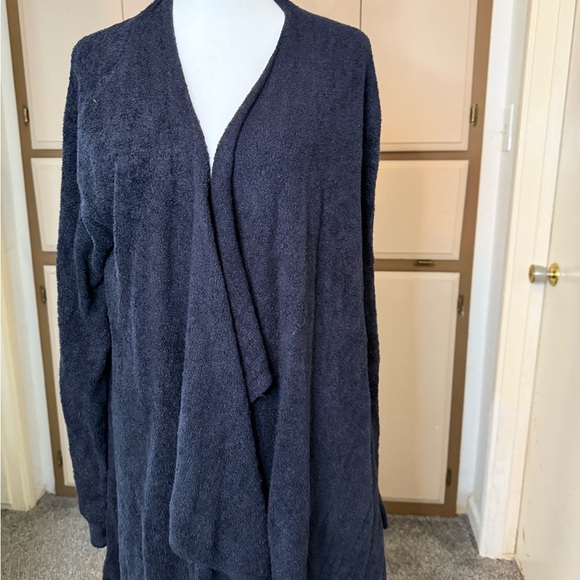 Elegant Black Open Front Cardigan Sweater - Picture 3 of 9